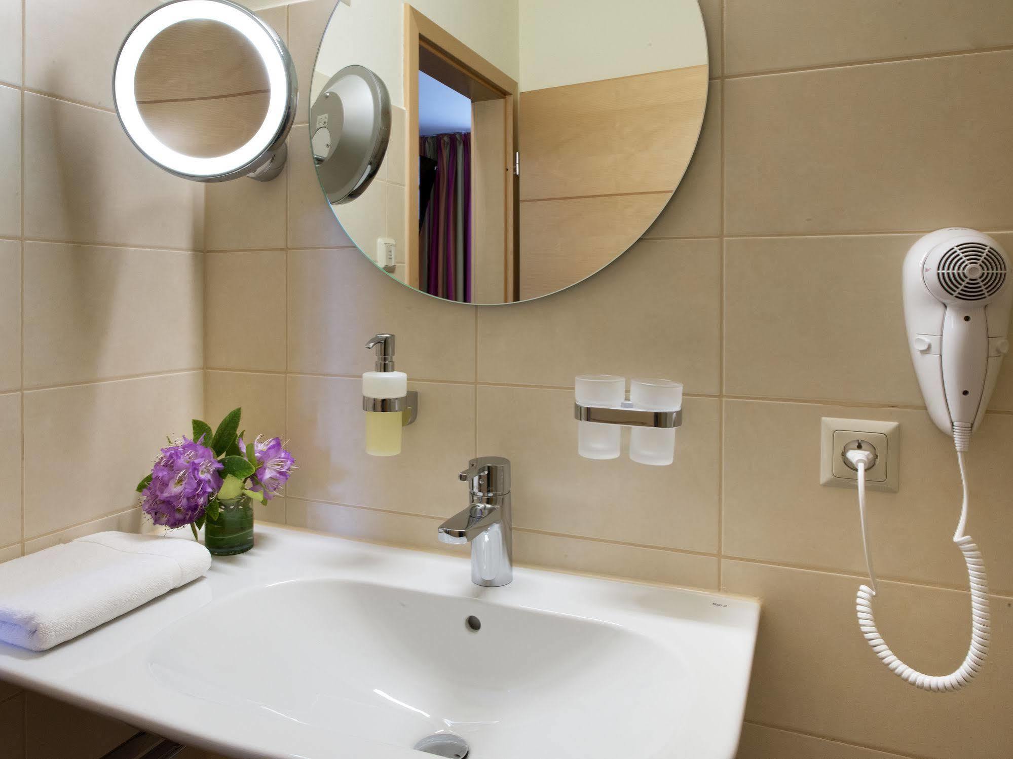 Sonn'Idyll Hotel & Saunalandschaft راتينو المظهر الخارجي الصورة